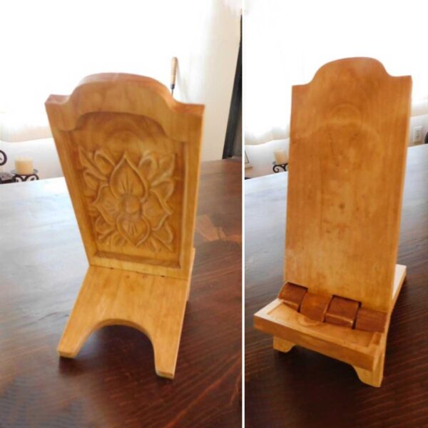 Colonial Display Stand
