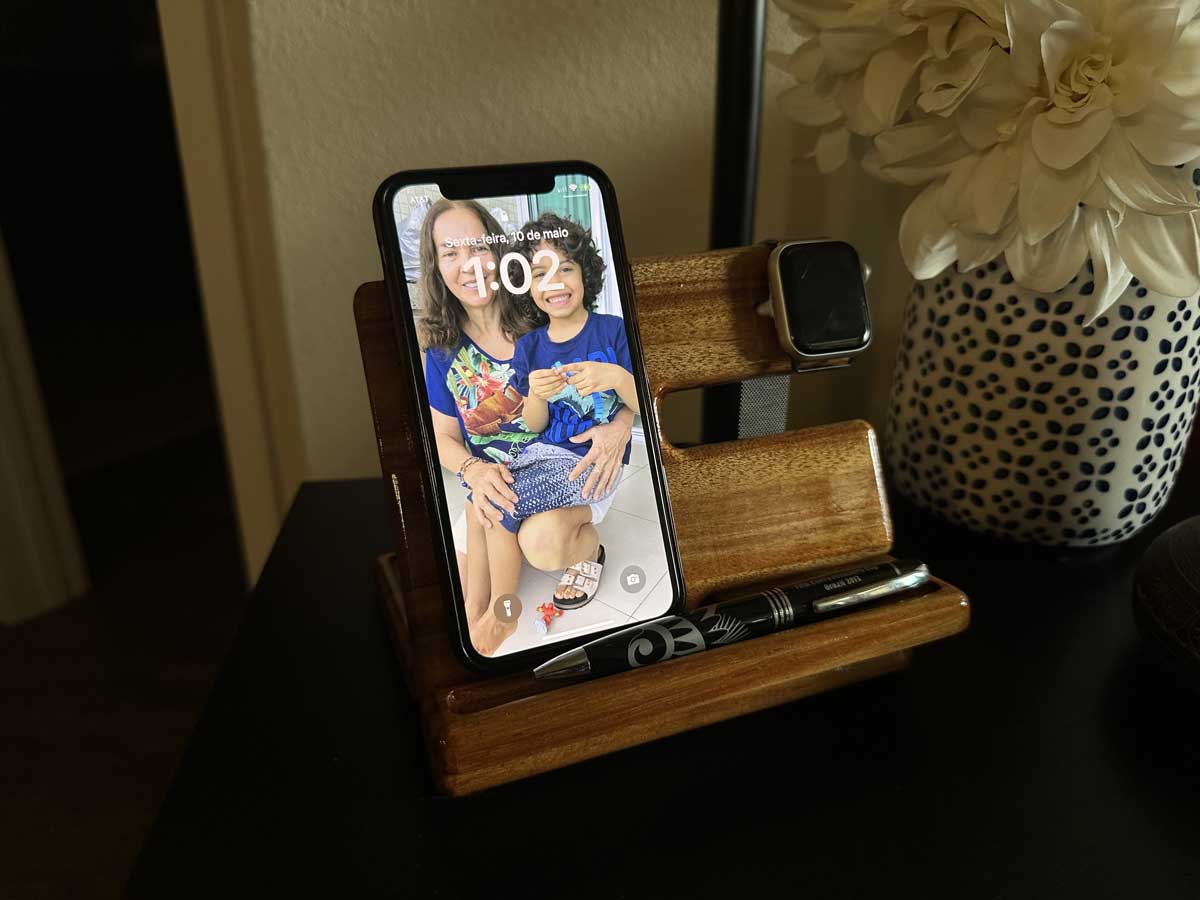 iPhone and iWatch Charging Dock - Image 3